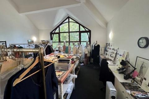 Office to rent, Putney Bridge Rd London SW18 1PE