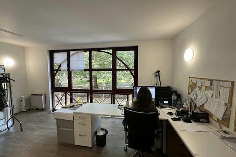 Office to rent, Putney Bridge Rd London SW18 1PE