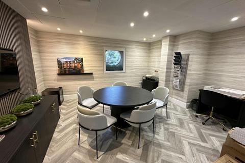 Office to rent, Hurst Rd East Molesey KT8 9AY