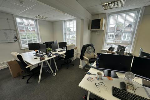 Office to rent, 2-2A High St Thames Ditton KT7 0RY