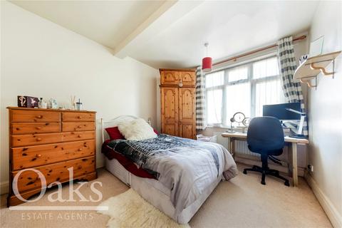 6 Woodside Park, London, SE25 5DN