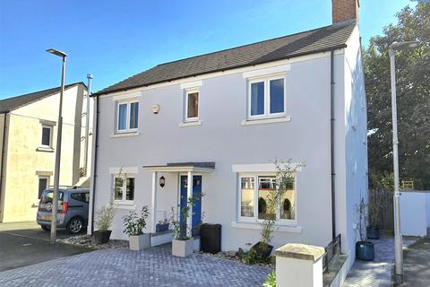 4 bedroom detached house for sale, Station Close, Holsworthy, Devon, EX22