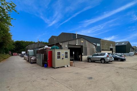 Warehouse to rent, Howe Rd Watlington OX49 5EQ