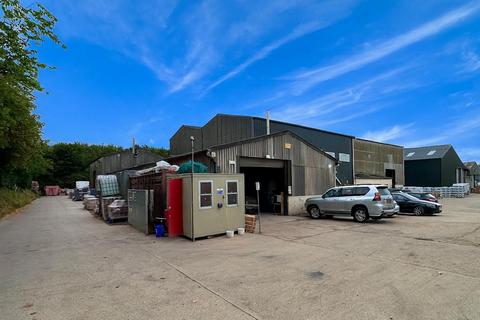 Warehouse to rent, Howe Rd Watlington OX49 5EQ