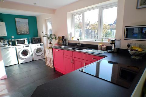 2 Ash Grove, Bottesford, Nottingham, NG13 0FR