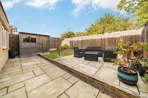 3 bedroom flat for sale, Elmhurst Avenue, Mitcham CR4