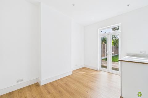 16 Myrtledene Road, London, SE2 0EZ