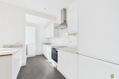 16 Myrtledene Road, London, SE2 0EZ