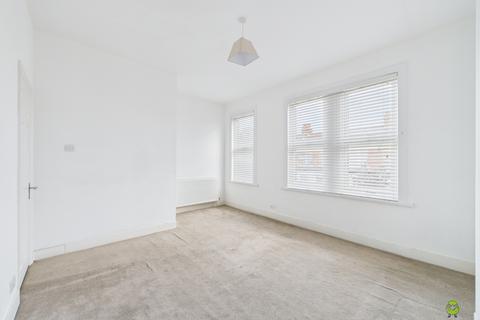 16 Myrtledene Road, London, SE2 0EZ