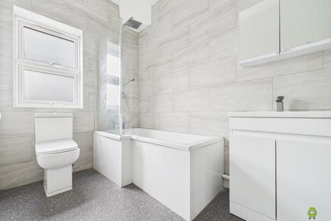 16 Myrtledene Road, London, SE2 0EZ
