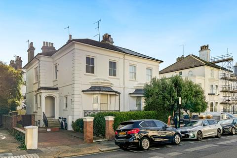 3 bedroom flat for sale, Medina Villas, Hove, BN3