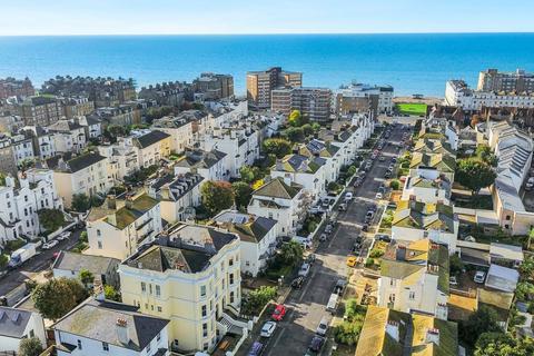 3 bedroom flat for sale, Medina Villas, Hove, BN3
