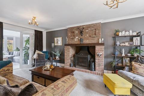 4 bedroom detached house for sale, Richmond Close, St Neots PE19