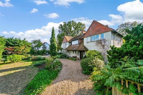 Hanworth Road, Hampton