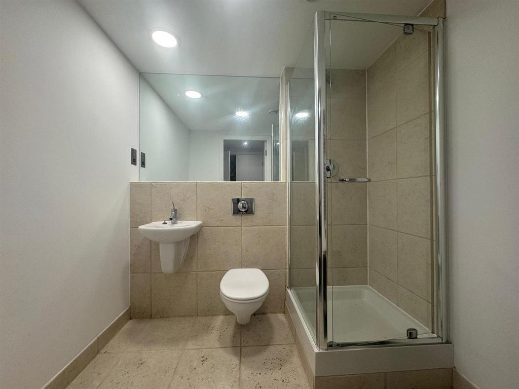 Bathroom photo.jpeg