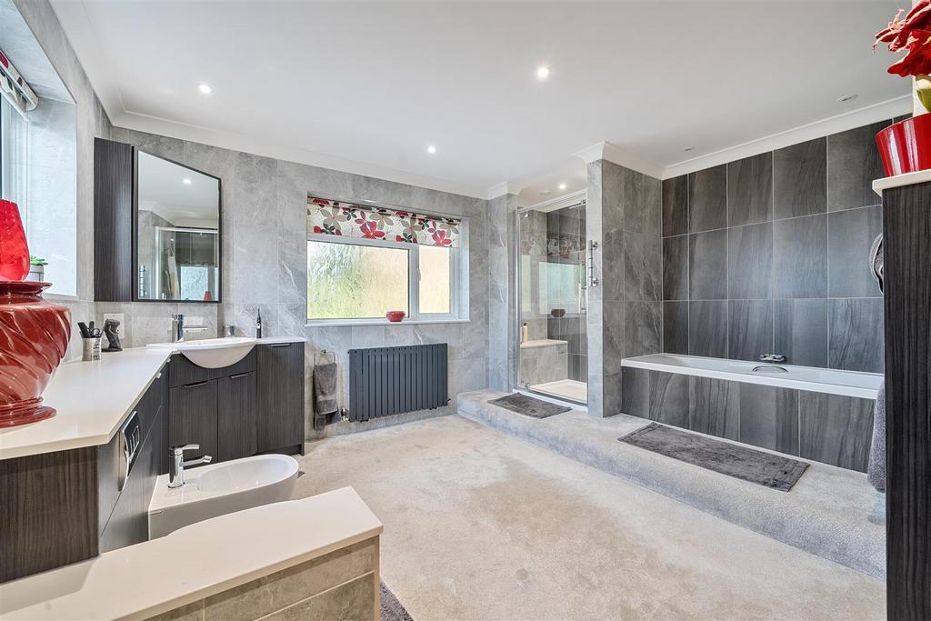 En-suite to Bedroom 1