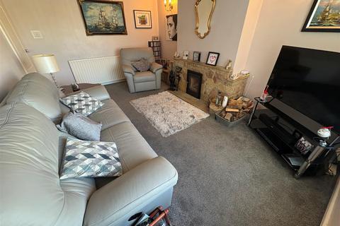 3 bedroom semi-detached house for sale, Elizabeth Street, Wyke, Bradford
