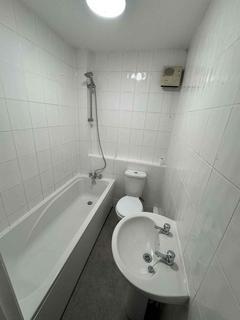 2 bedroom flat to rent, Hawkridge Court, Bracknell RG12
