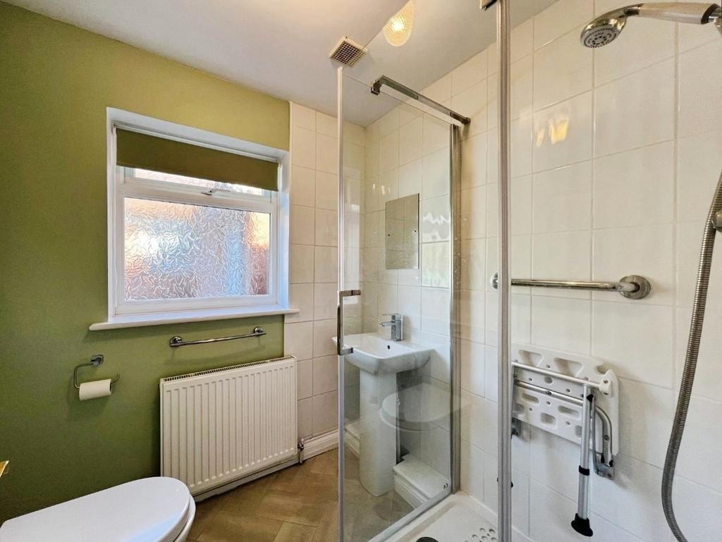 Pbox-bathroom-342160.jpg