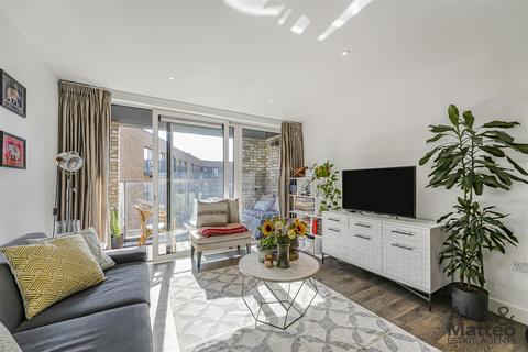3 bedroom flat for sale, Marine Wharf, Canada Water, SE16