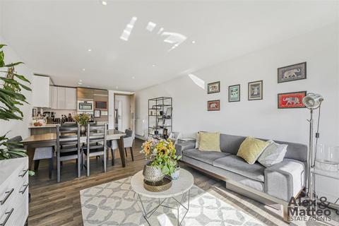 3 bedroom flat for sale, Marine Wharf, Canada Water, SE16