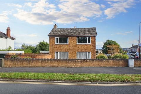 3 bedroom semi-detached house for sale, Tyrol Close, Stourbridge DY8