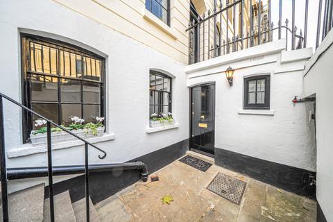 Studio for sale, Trinity Church Square, London, SE1