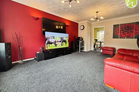 3 bedroom terraced house for sale, Burton Close, Corringham, SS17