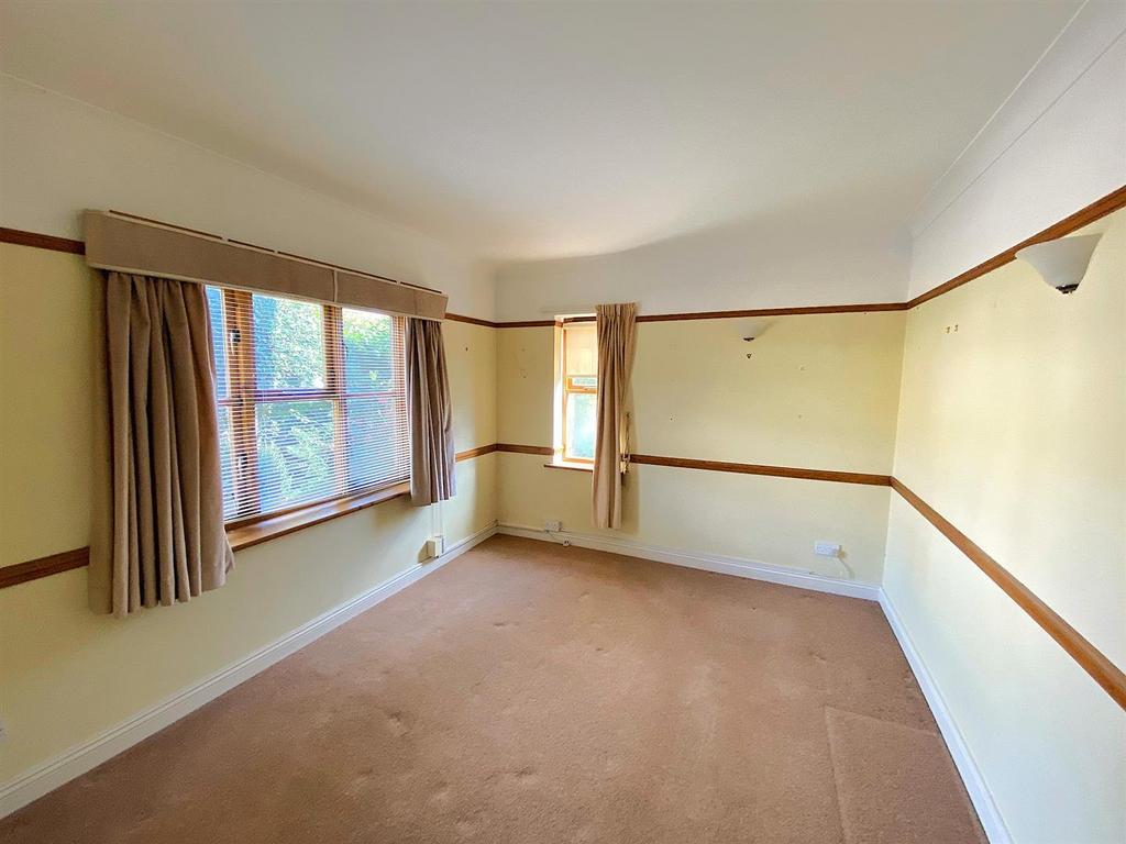 1 Grazebrook Close - Study.jpg