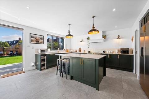 undefined, St Michaels Close, WALTON-ON-THAMES, KT12