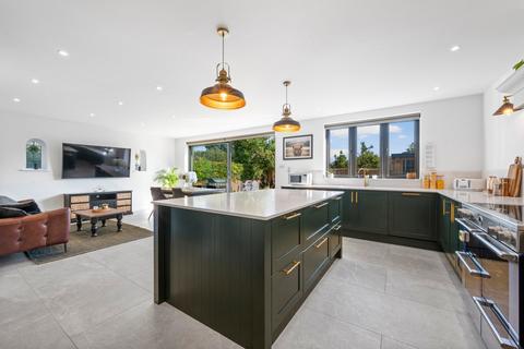 undefined, St Michaels Close, WALTON-ON-THAMES, KT12