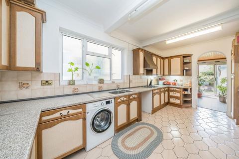 undefined, Thornbury Road, Isleworth TW7