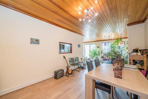 undefined, Thornbury Road, Isleworth TW7