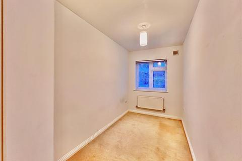 2 bedroom apartment to rent, Marsh Court, Hayes UB4