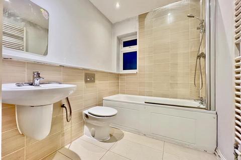2 bedroom apartment to rent, Marsh Court, Hayes UB4