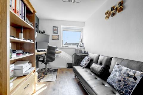 2 bedroom flat for sale, Bourne Close, Ware, SG12