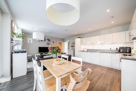 2 bedroom apartment for sale, Dixie Court, Adenmore Road, London, SE6 4FA