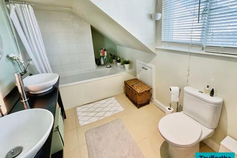 27 Albert Road, Barnoldswick, BB18 5AA