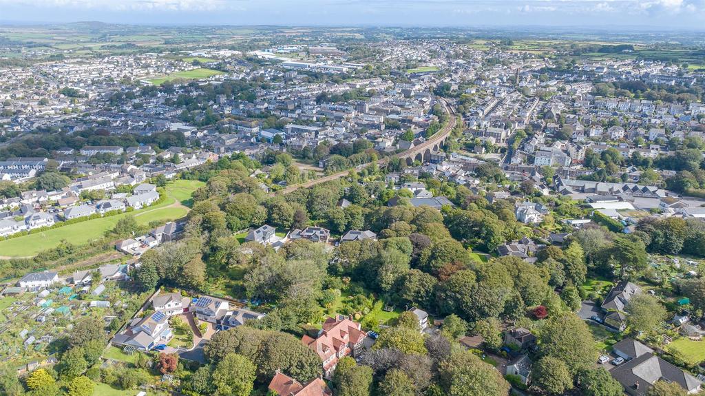 0925 01 - Penvearn, West Trewirgie Road, Redruth (