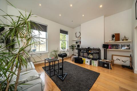 2 bedroom flat to rent, White Horse Road, London E1