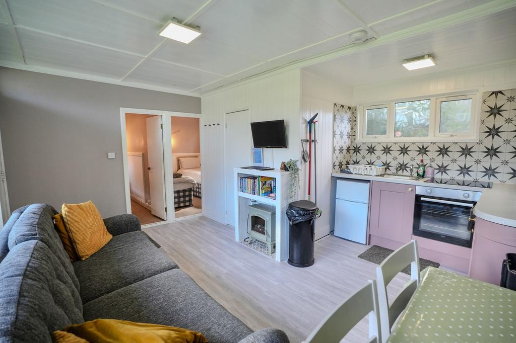 Lounge/Kitchen