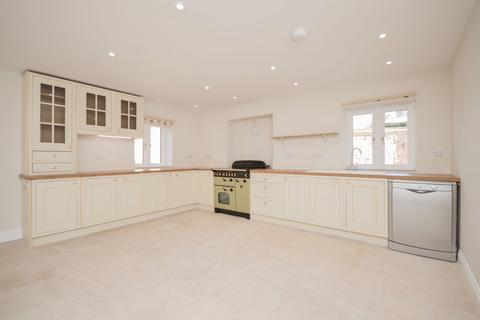 3 bedroom semi-detached house to rent, Burnham Overy Town