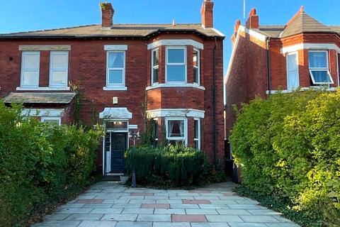 4 bedroom semi-detached house for sale, Richmond Road, Southport PR8