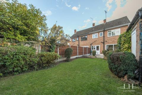 3 bedroom semi-detached house for sale, Chelmer Drive, Brentwood