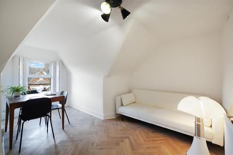 1 bedroom flat for sale, Narbonne Avenue, SW4
