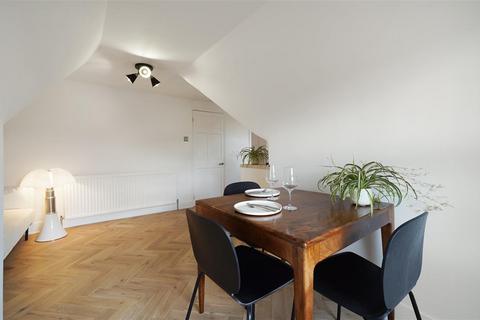 1 bedroom flat for sale, Narbonne Avenue, SW4