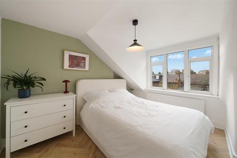1 bedroom flat for sale, Narbonne Avenue, SW4