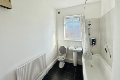 41 Aintree Road, Blackpool, FY4 3BD