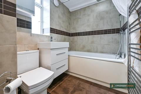 2 bedroom flat to rent, Latymer Court, Hammersmith Road, W6
