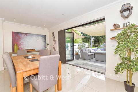 4 bedroom detached bungalow for sale, Beechwood Avenue, Waterlooville, Hampshire